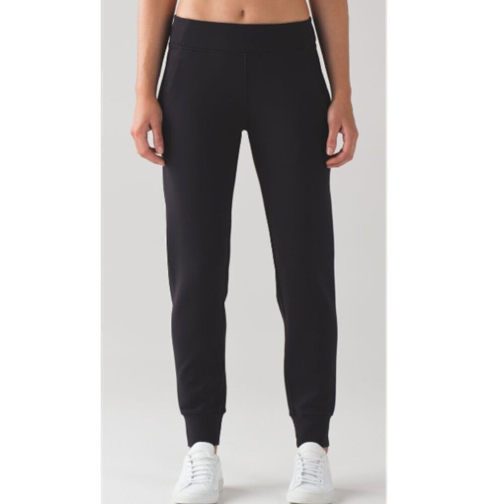 LIKE NEW! Lululemon Embrace The Space Pant *Black